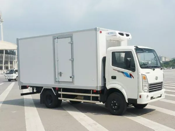 Dịch vụ thay Kính chắn gió xe tải Teraco 2.4 tấn tận nơi